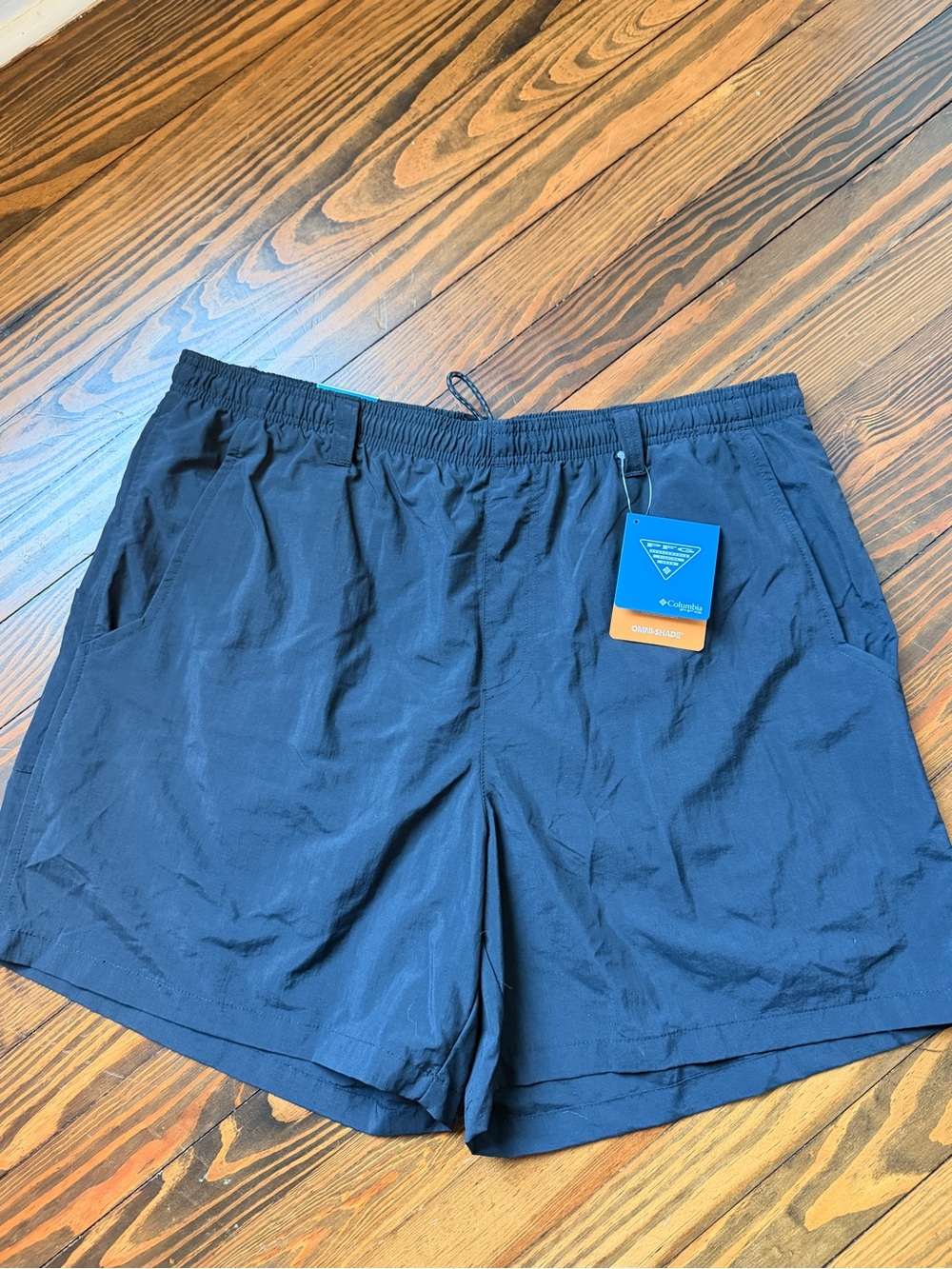 Columbia Black Shorts w/ Drawcord 6” inseam